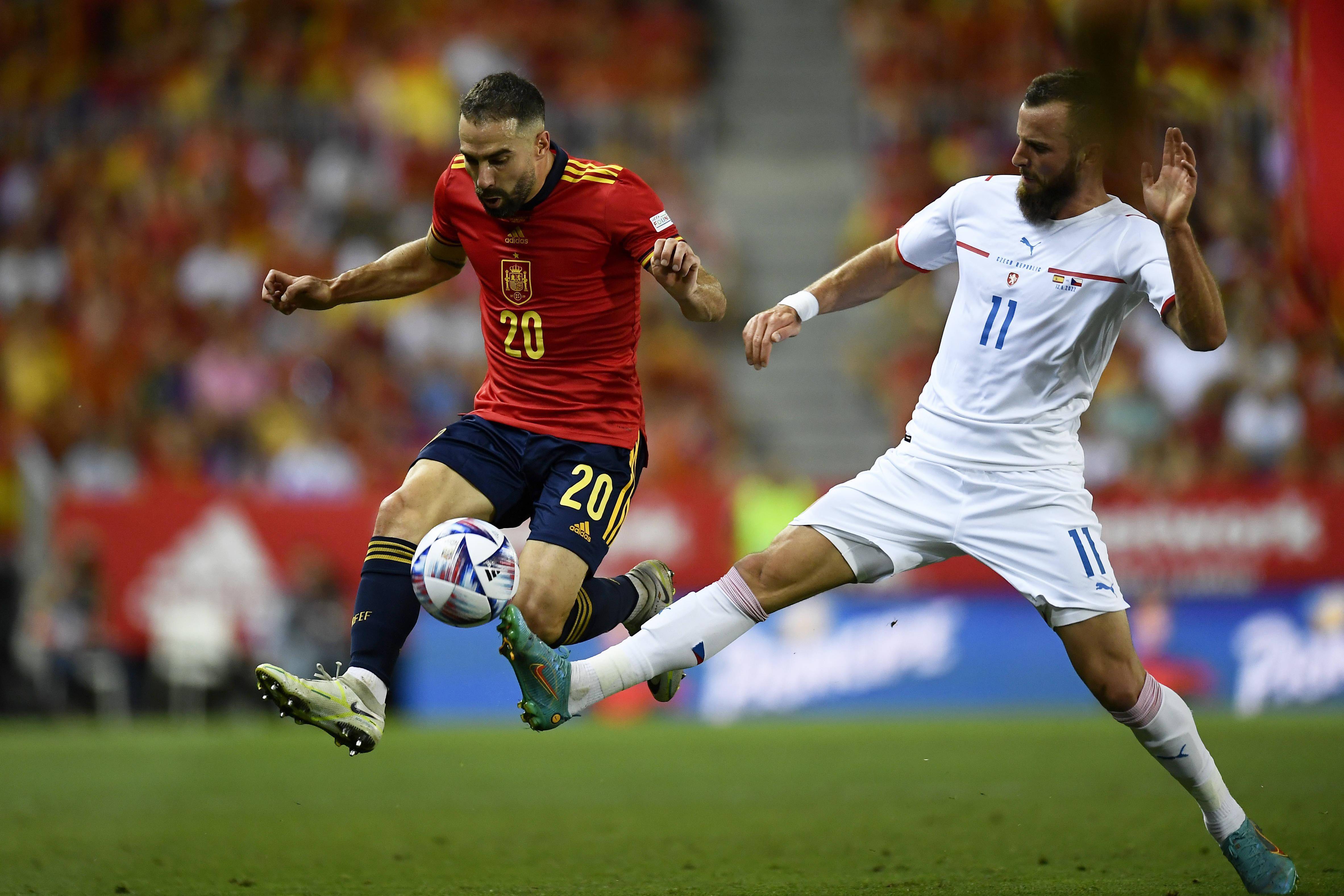 开云体育APP下载-欧洲足坛强强对决，顶尖球队争夺胜利向幕共的简单介绍