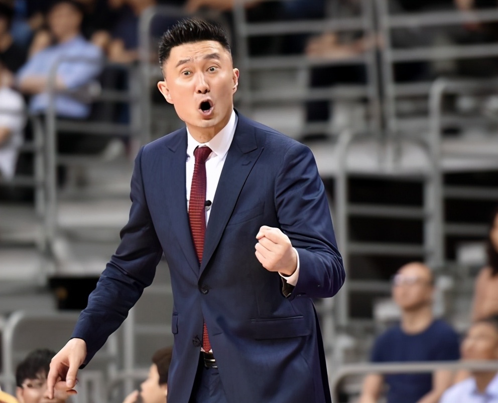 开云体育下载-广东男篮主教练调整战术，迎接下一轮比赛挑战