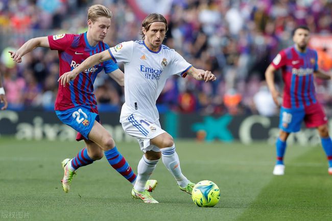 开云体育-马德里德比逐鹿群雄，火药味十足