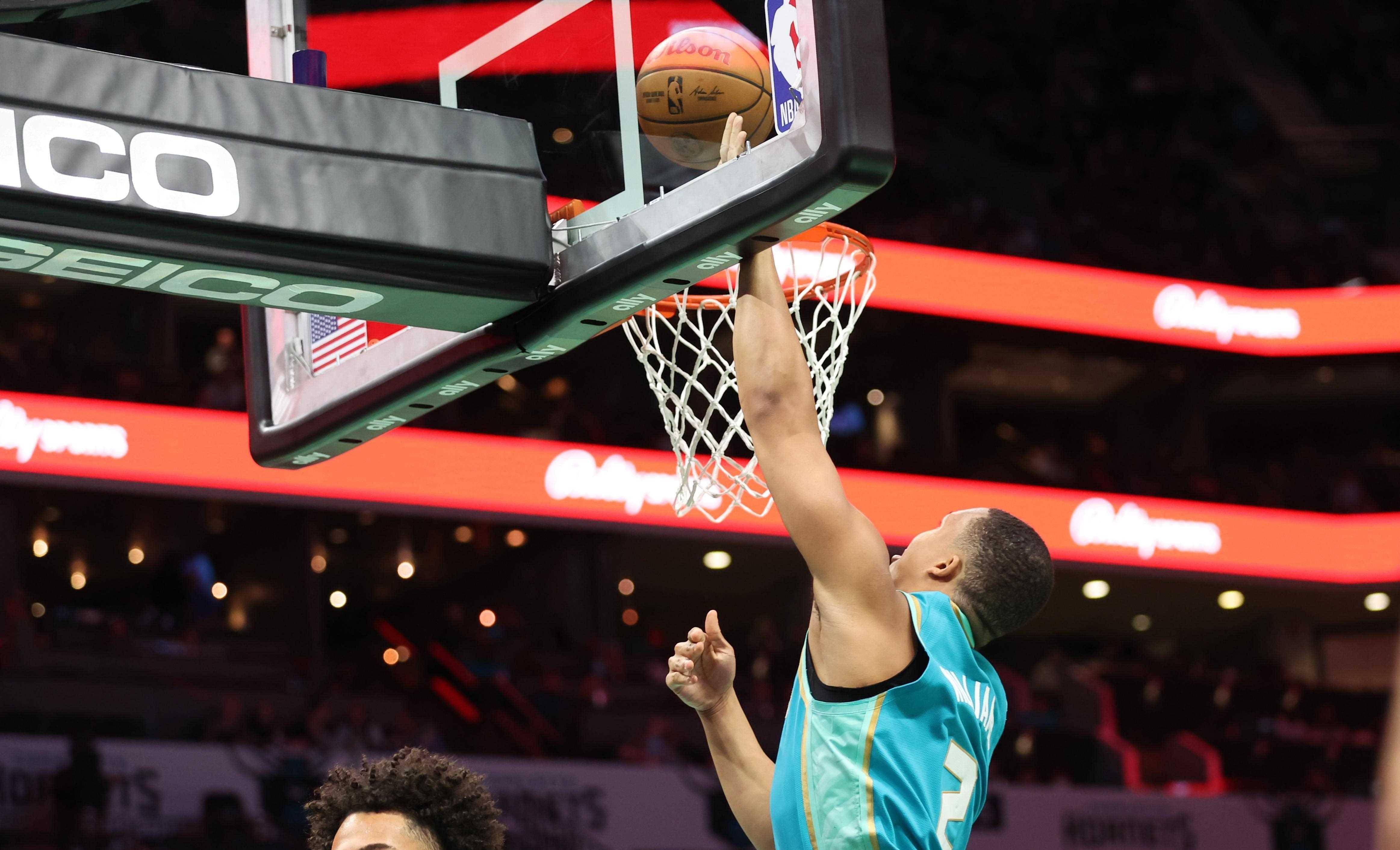 开云体育APP下载-斯洛文尼亚队在欧预赛中力克劲旅