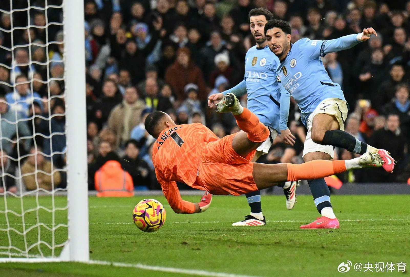 开云官网-曼城客场战胜，领跑晋级赛区的简单介绍