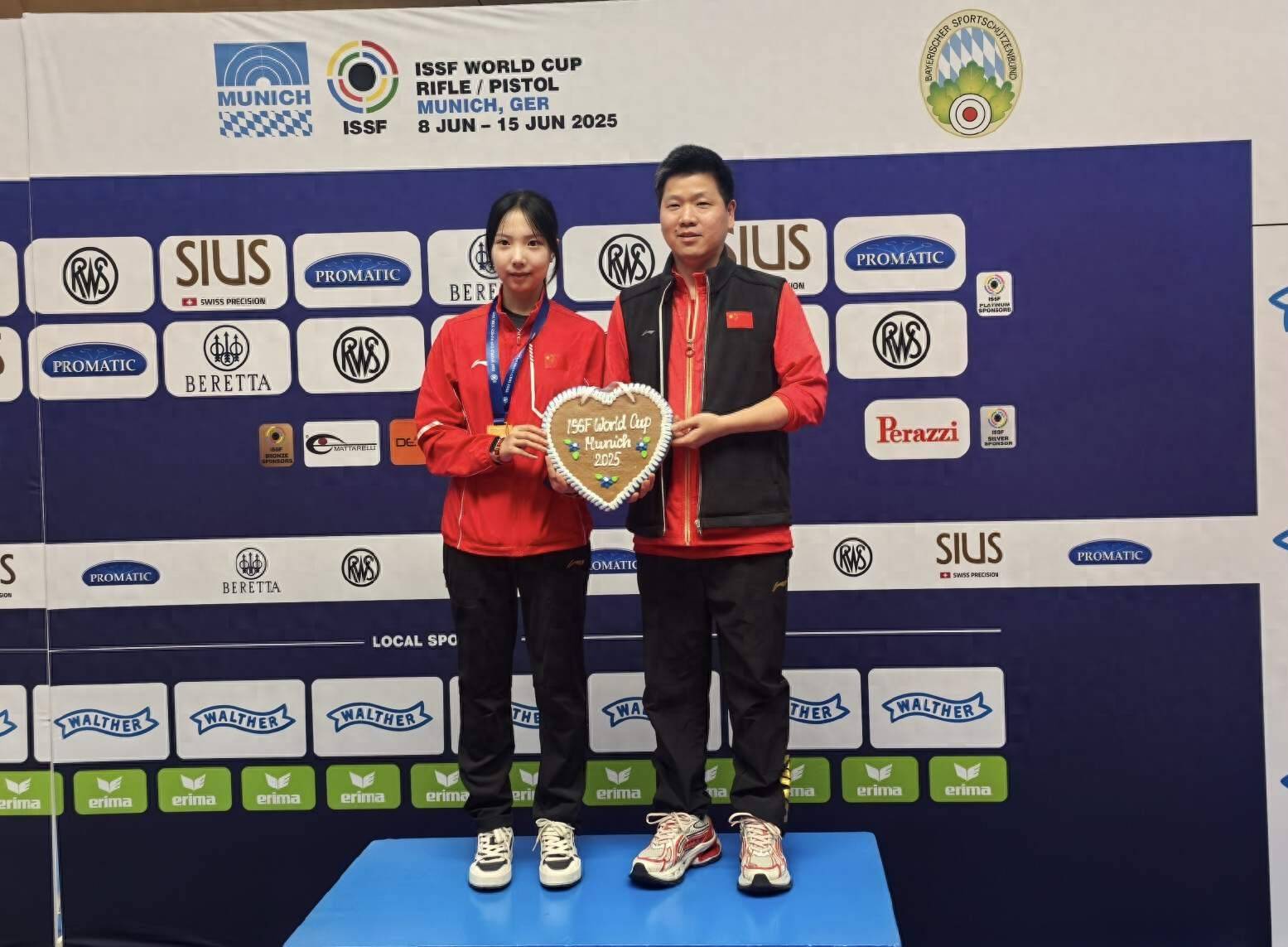 开云体育下载-女子射击比赛汇聚精英，韩国选手夺冠称王