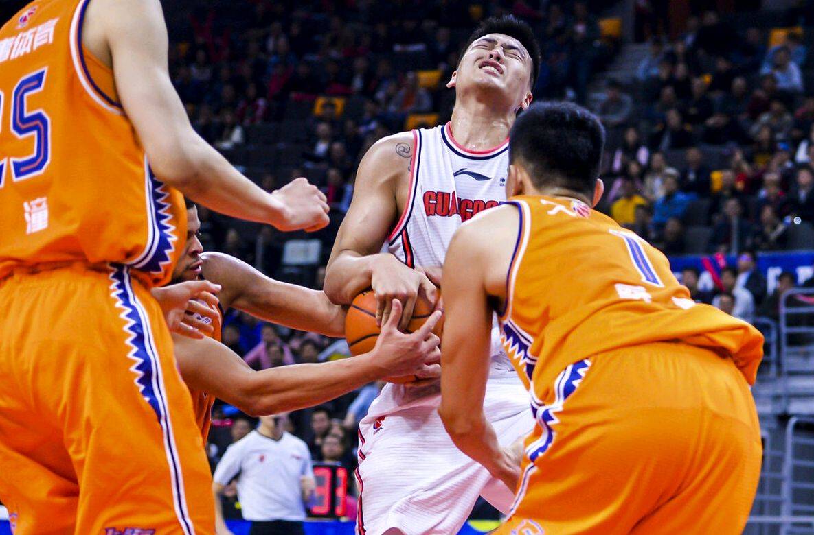 开云体育中国-云南男篮取胜在望，势如破竹击溃对手