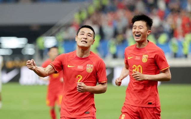 开云体育app-尤文图斯全力出击，扼杀对手攻势晋级下一轮