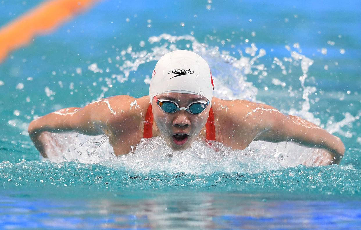 开云体育官方网站-游泳比赛瞬间：创造无与伦比的壮举