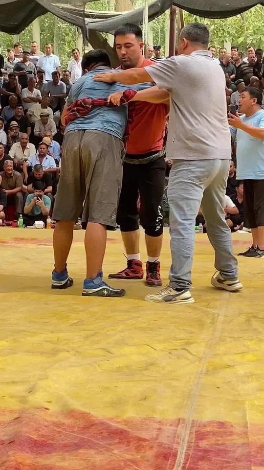 开云体育官网-一场体育赛事掀起了现场观众的狂热