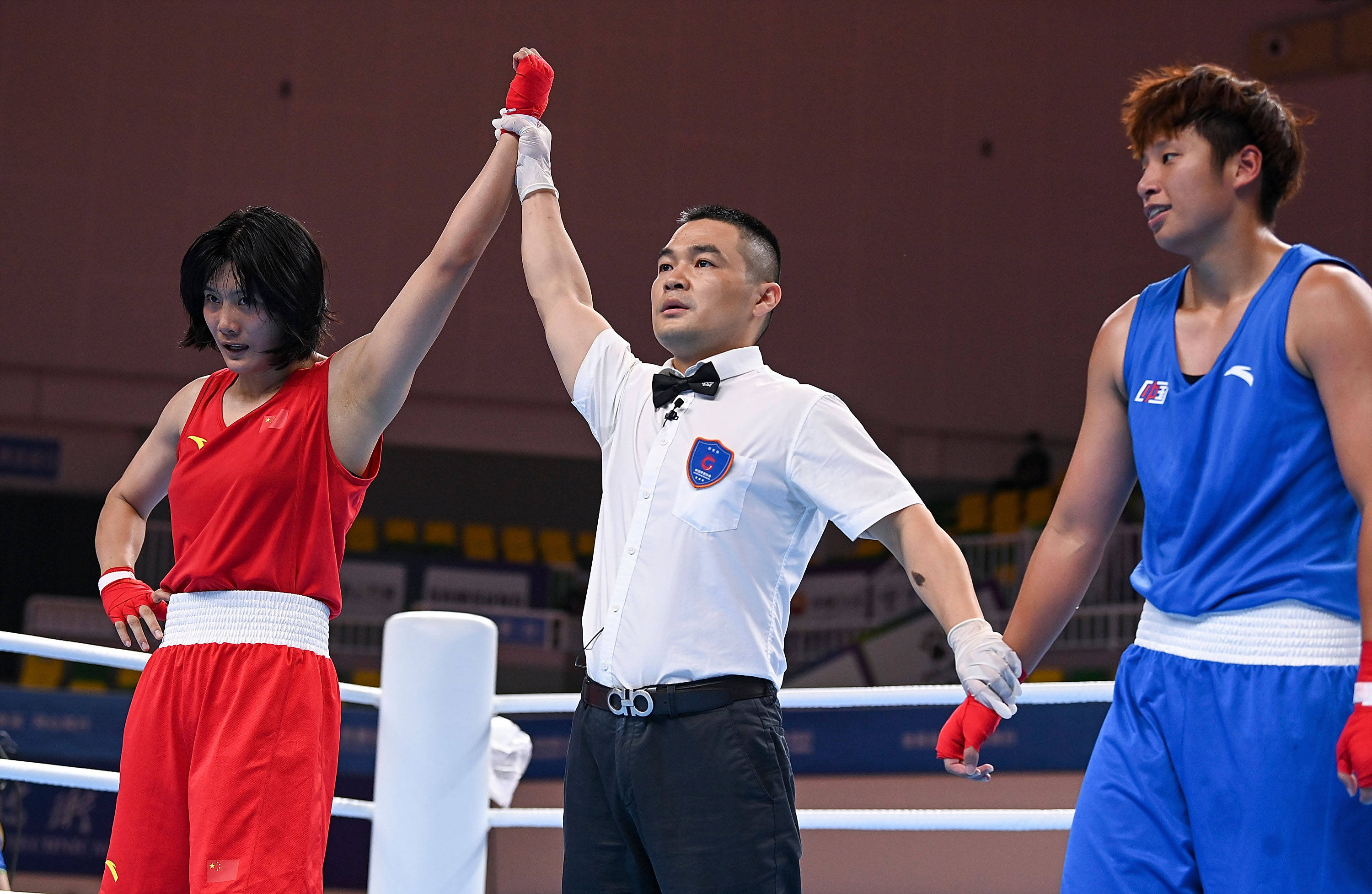 开云体育登录-墨西哥拳击队队员战无不胜，独揽金牌荣誉