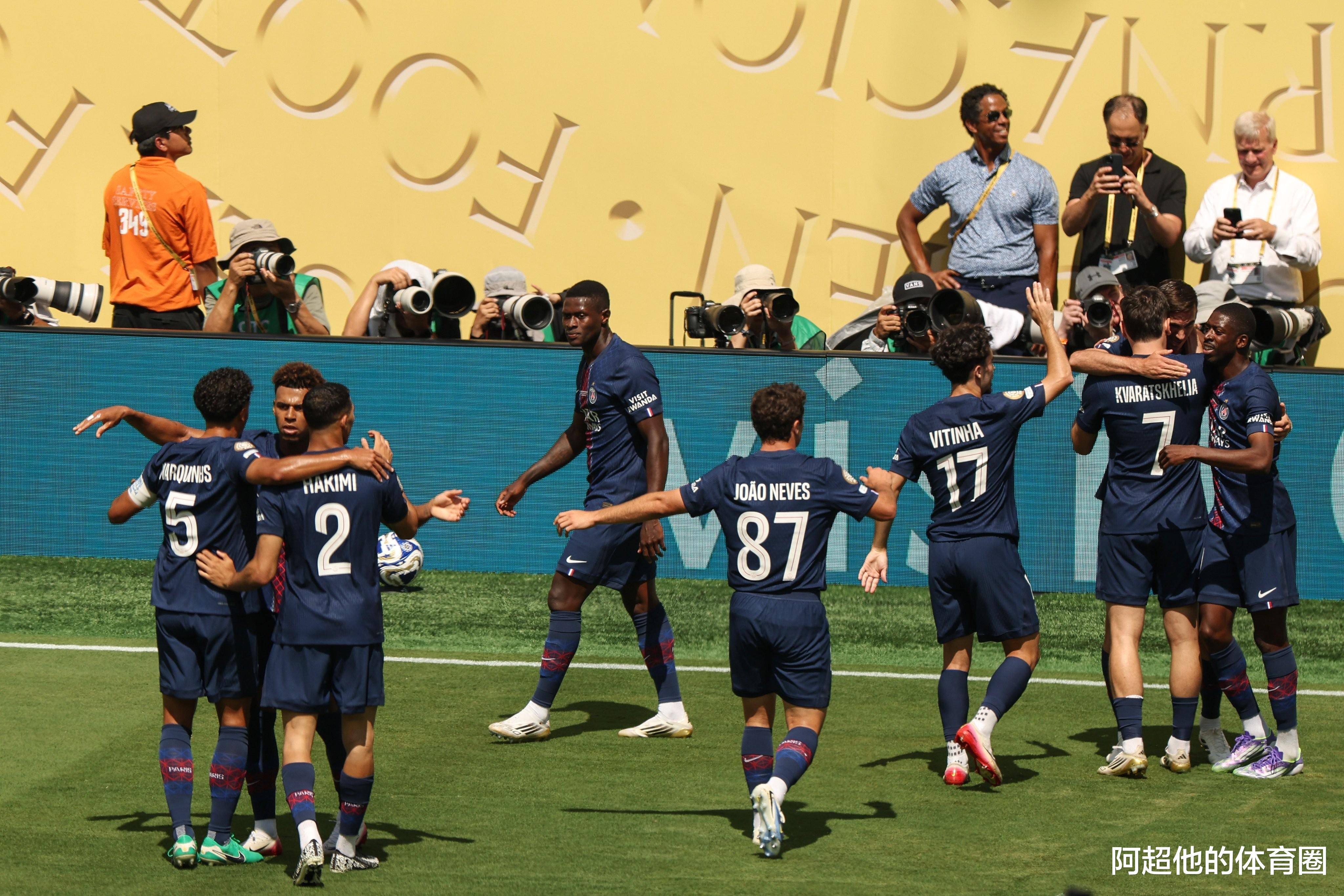 开云APP-新引援崭露头角，球队阵容壮大备战强敌