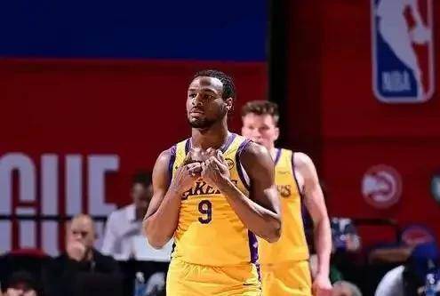 开云体育登录-湖人客场告捷，德帅指挥船新高提升基石