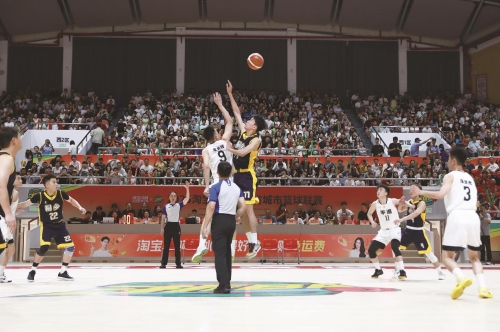 开云体育-强强对决，激烈角逐引发球迷狂热