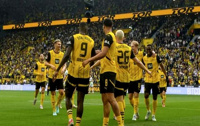 开云体育登录-多特蒙德客场大胜，继续领跑德甲积分榜