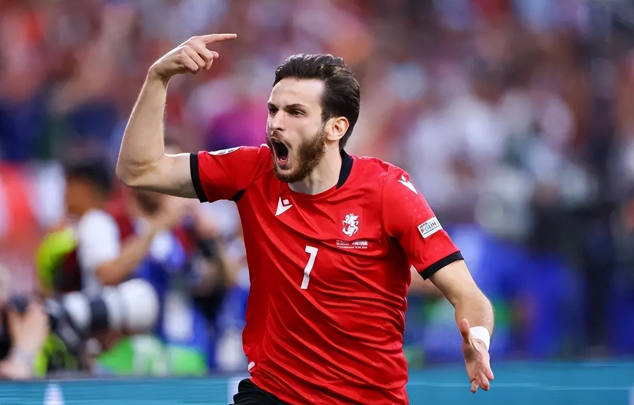 开云官网-意大利国家队在欧锦赛上发挥出奇迹，晋级的简单介绍