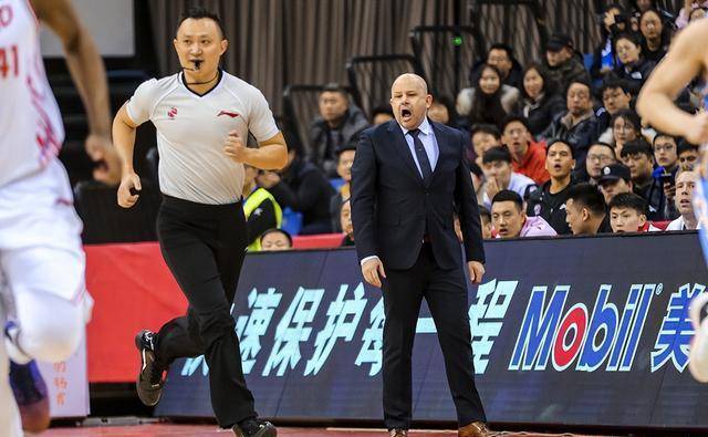 开云体育入口-战术战术再战术！教练心思缜密