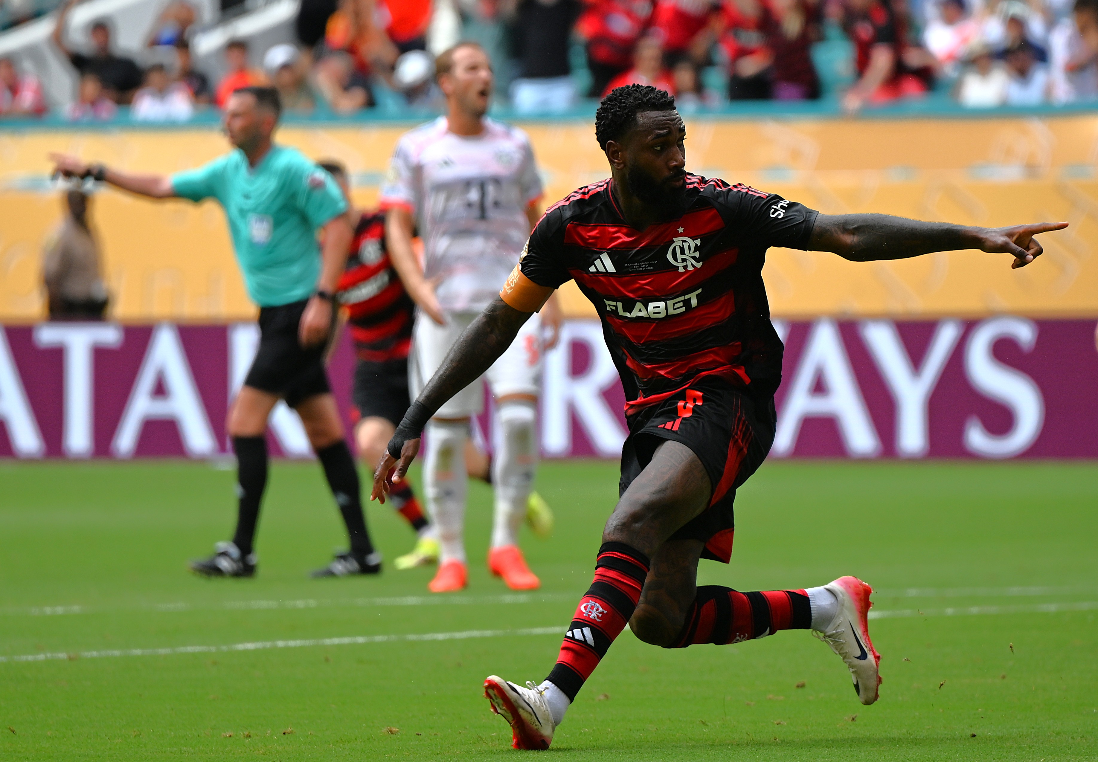 开云体育在线-拜仁慕尼黑大胜对手，轻松晋级四强