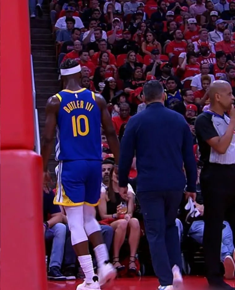 开云体育入口-勇士队主场失利，球队状态出现波动？