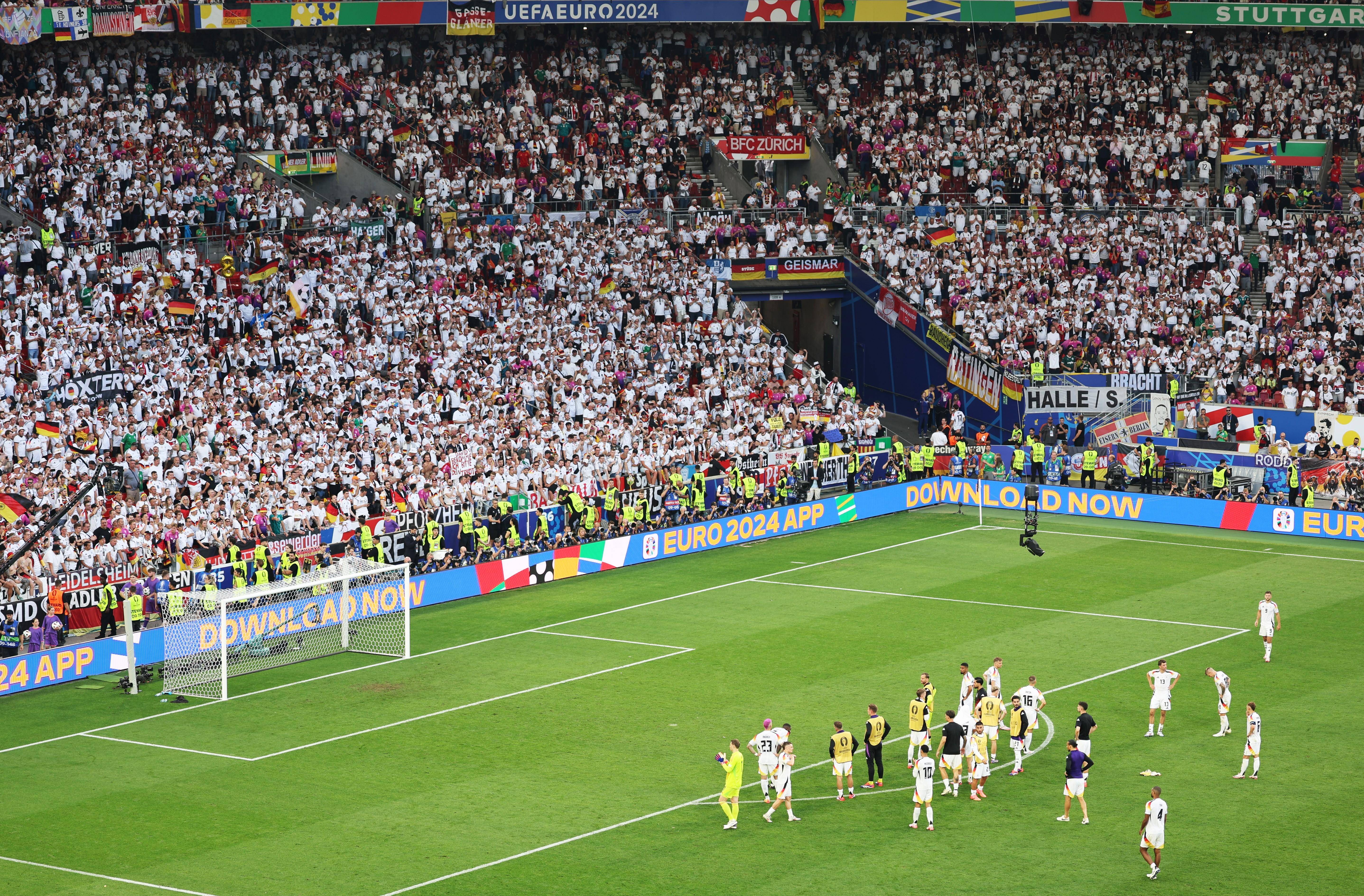 开云下载-欧洲杯上演惊艳表现：球迷欢呼雀跃的简单介绍