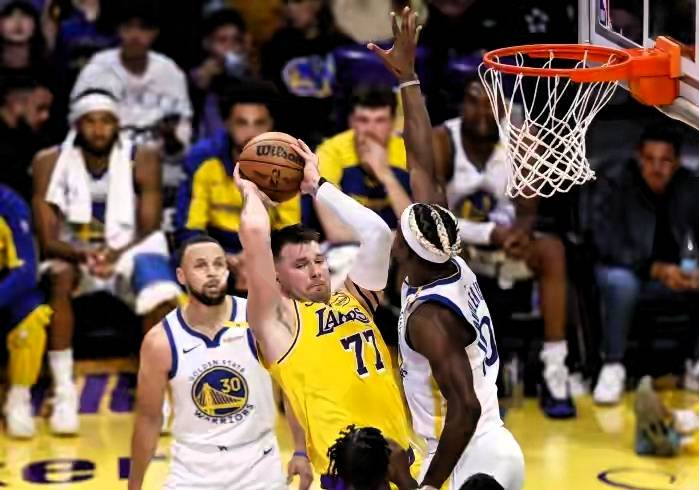 开云体育app-意大利男篮轻取篮网，东契奇制霸全场的简单介绍